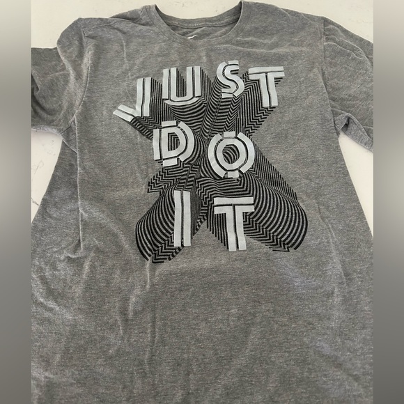 Nike Tee - Picture 1 of 1